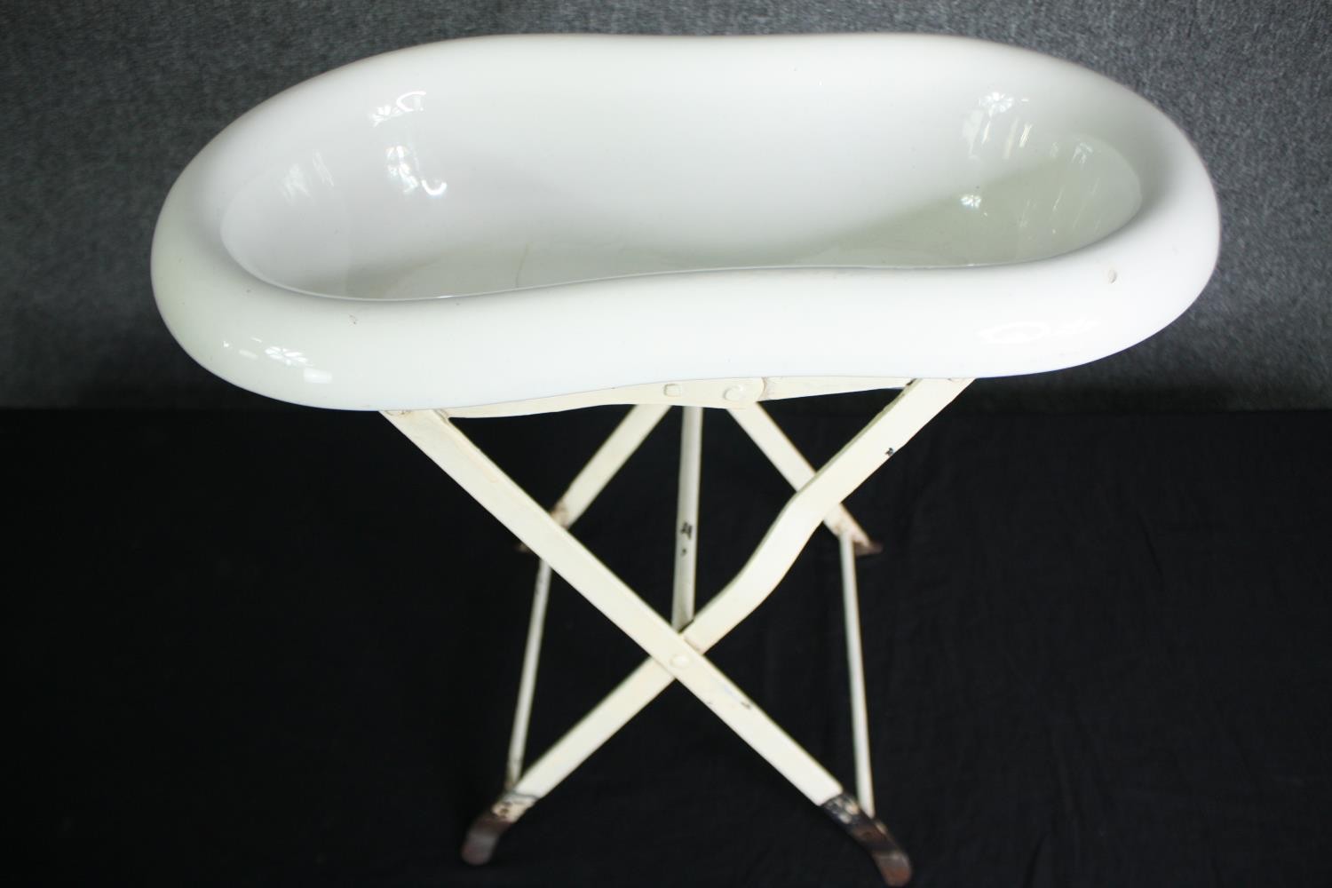 A late 19th century French porcelain baby or footbath on metal stand. H.44 W.50 D.29cm. - Image 2 of 7