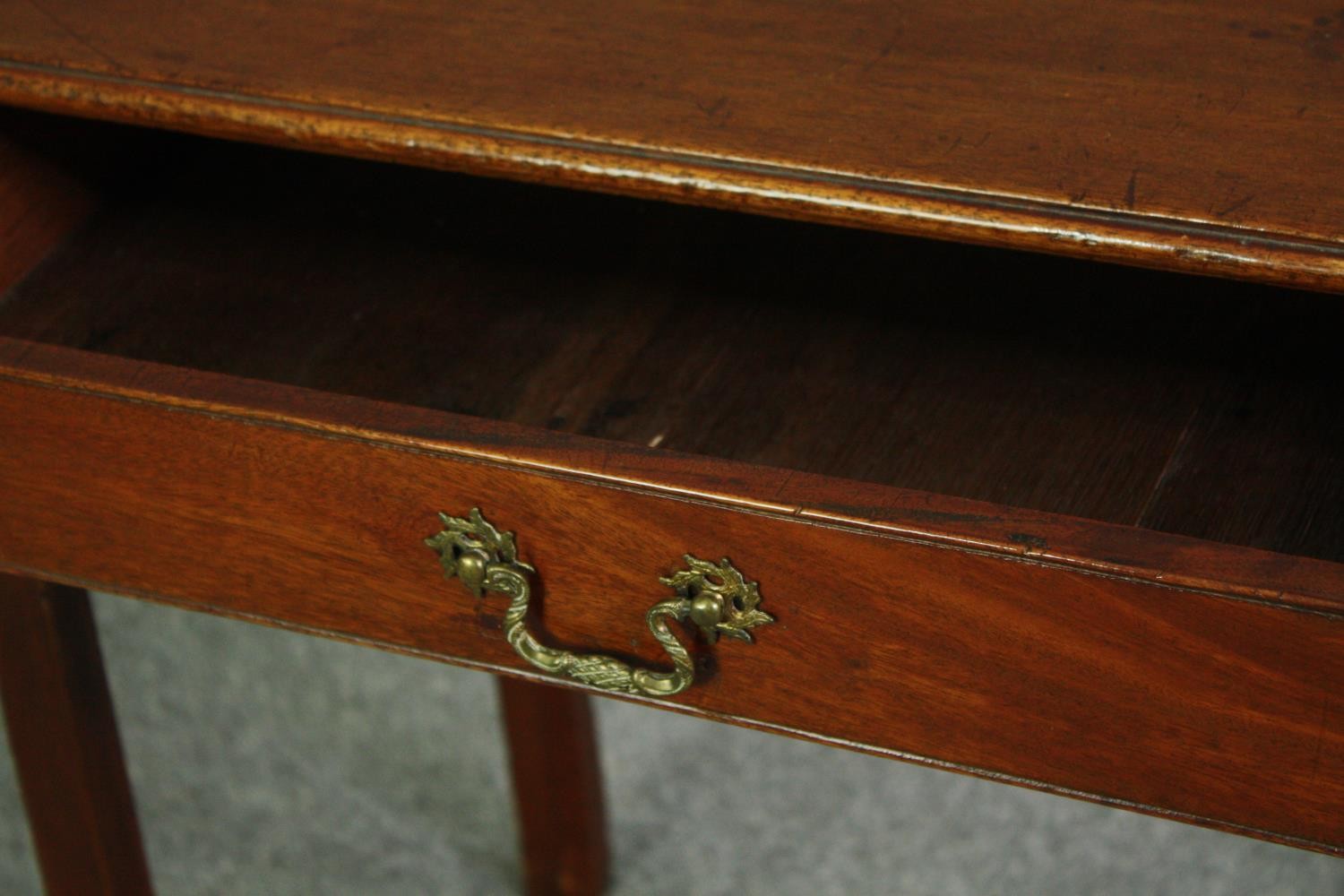 Side table, Georgian mahogany. H.71 W.72 D.42cm. - Bild 4 aus 6