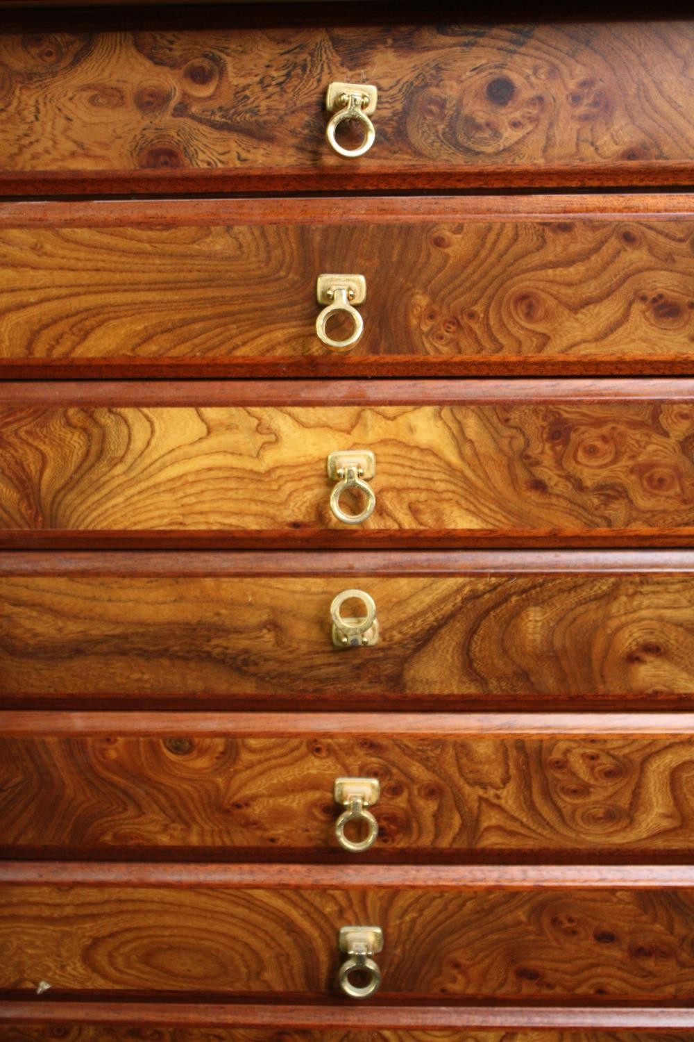 A burr elm specimen or vanity chest with rising mirror to the top and hinged locking stile side - Image 4 of 12