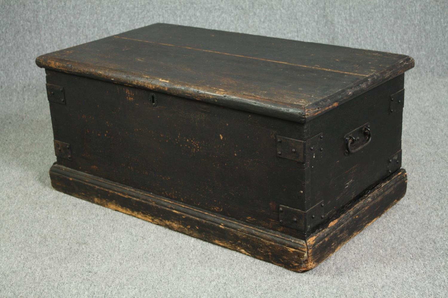 Travelling trunk, 19th century painted pine. H.43 W.93 D.50cm. - Image 3 of 8