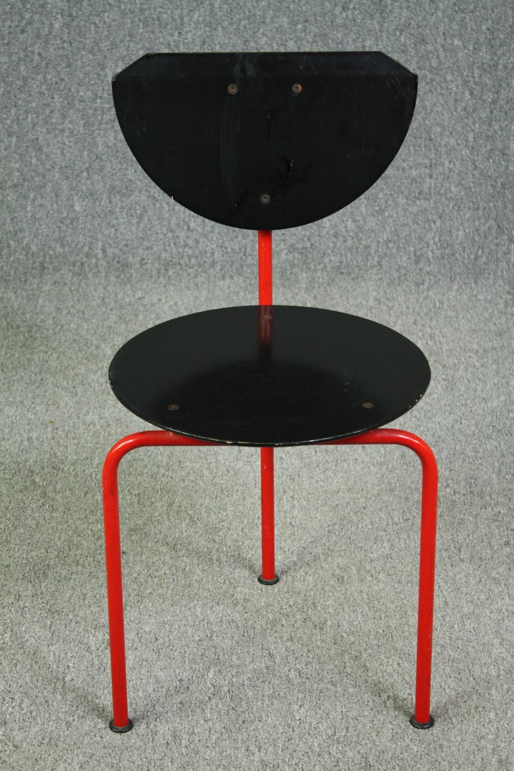 A 1980's vintage Carlo Forcolini "Alien" chair, coated steel and laminated ply. H.76cm.