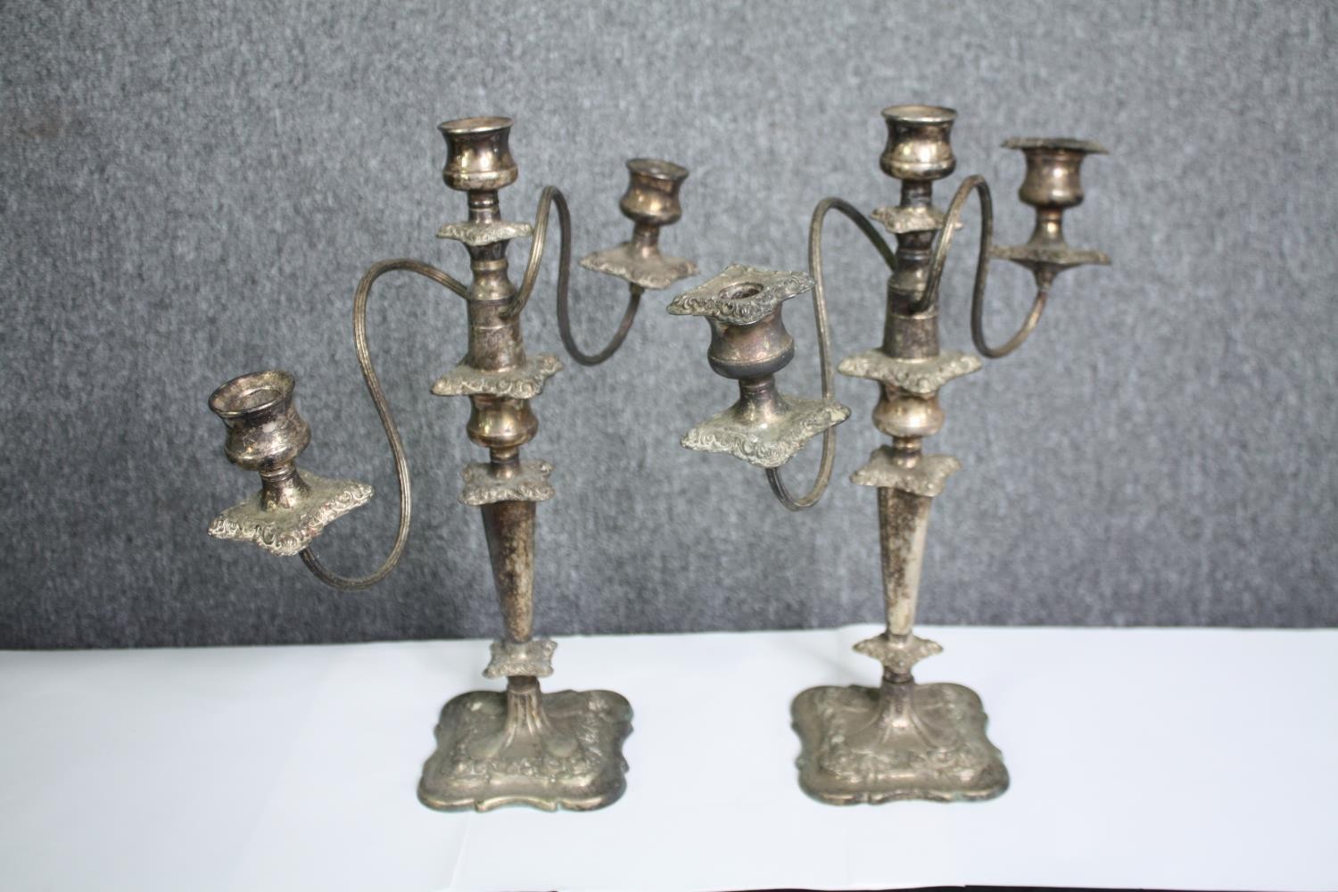 A pair of silver plated three branch table candelabras. H.42cm. (each) - Bild 2 aus 6