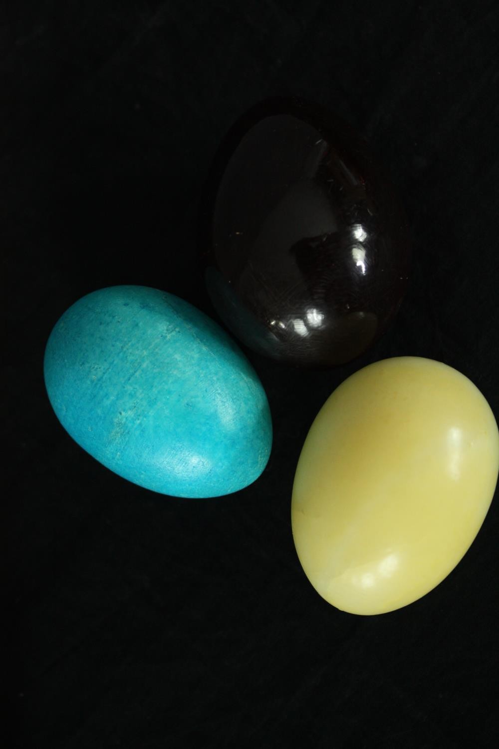 A collection of polished hardstone eggs including two hand decorated. H.7cm. (largest) - Image 5 of 6