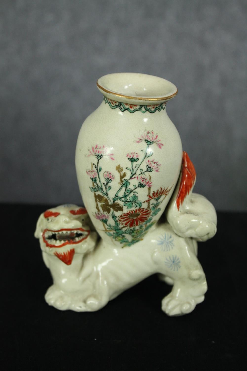 A Japanese vase, three items of blue and white china, etc. H.25cm. (largest). - Image 14 of 20