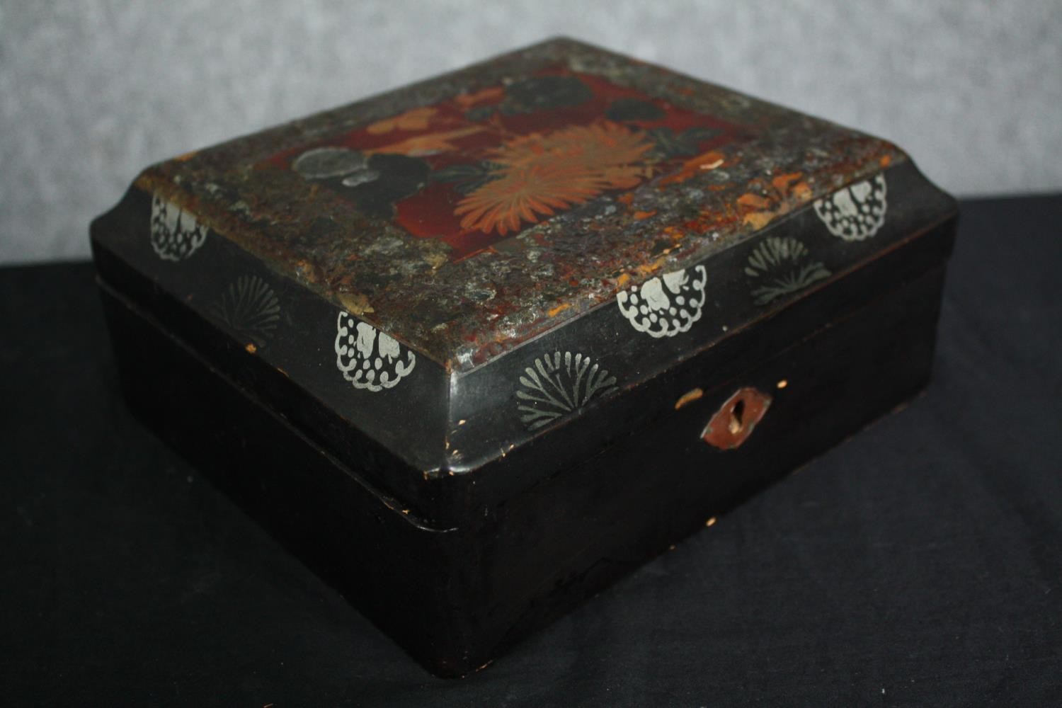 A Damascus inlaid box and a Chinese lacquered box. H.9 W.20 D.18cm. (largest) - Image 4 of 7