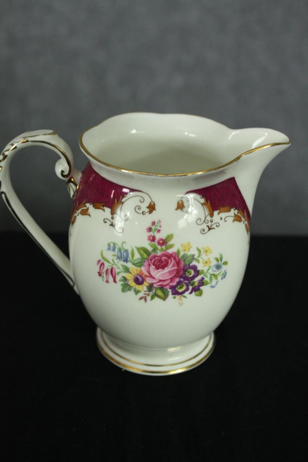 A porcelain Royal Grafton, Burlington tea service. L.23 W.23cm. (largest). - Image 2 of 7