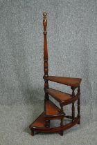 Library steps. Georgian style mahogany. H.115cm.