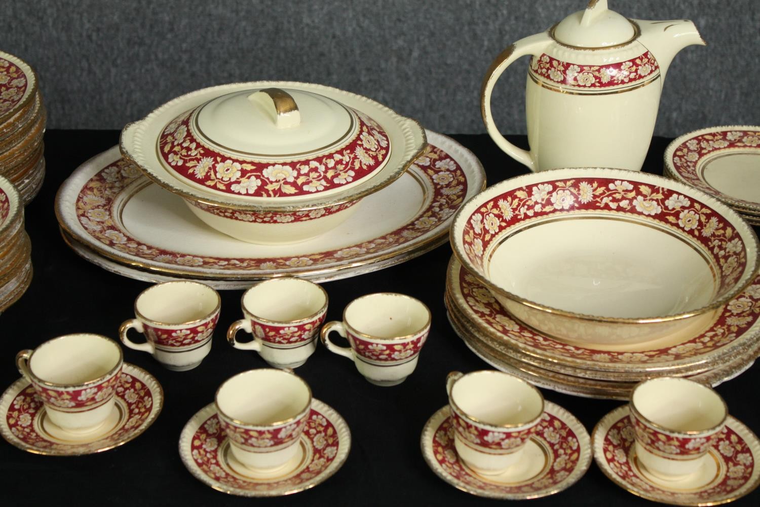 An extensive Swinnertons Harvest part dinner service. H.29 W.37cm. (largest). - Image 3 of 12