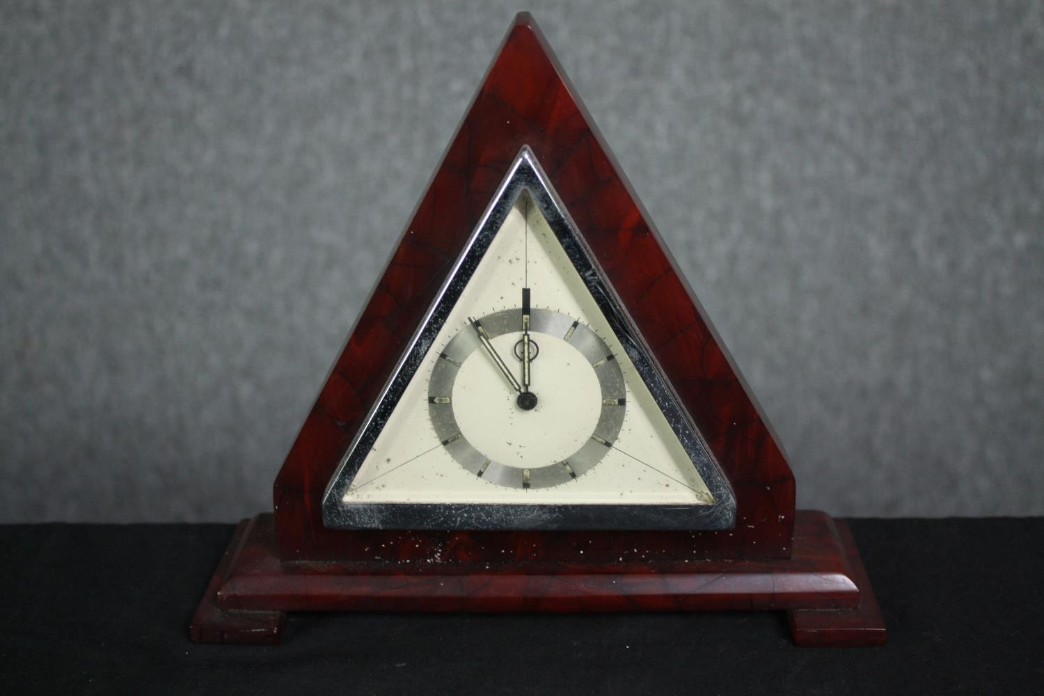 19th century brass hanging scales and an Art Deco mantel clock. L.60cm. (largest) - Image 2 of 10