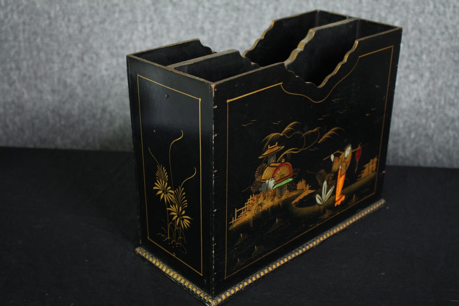 A 19th century hand painted religious icon on panel along with an eastern lacquered stationery box. - Image 4 of 8