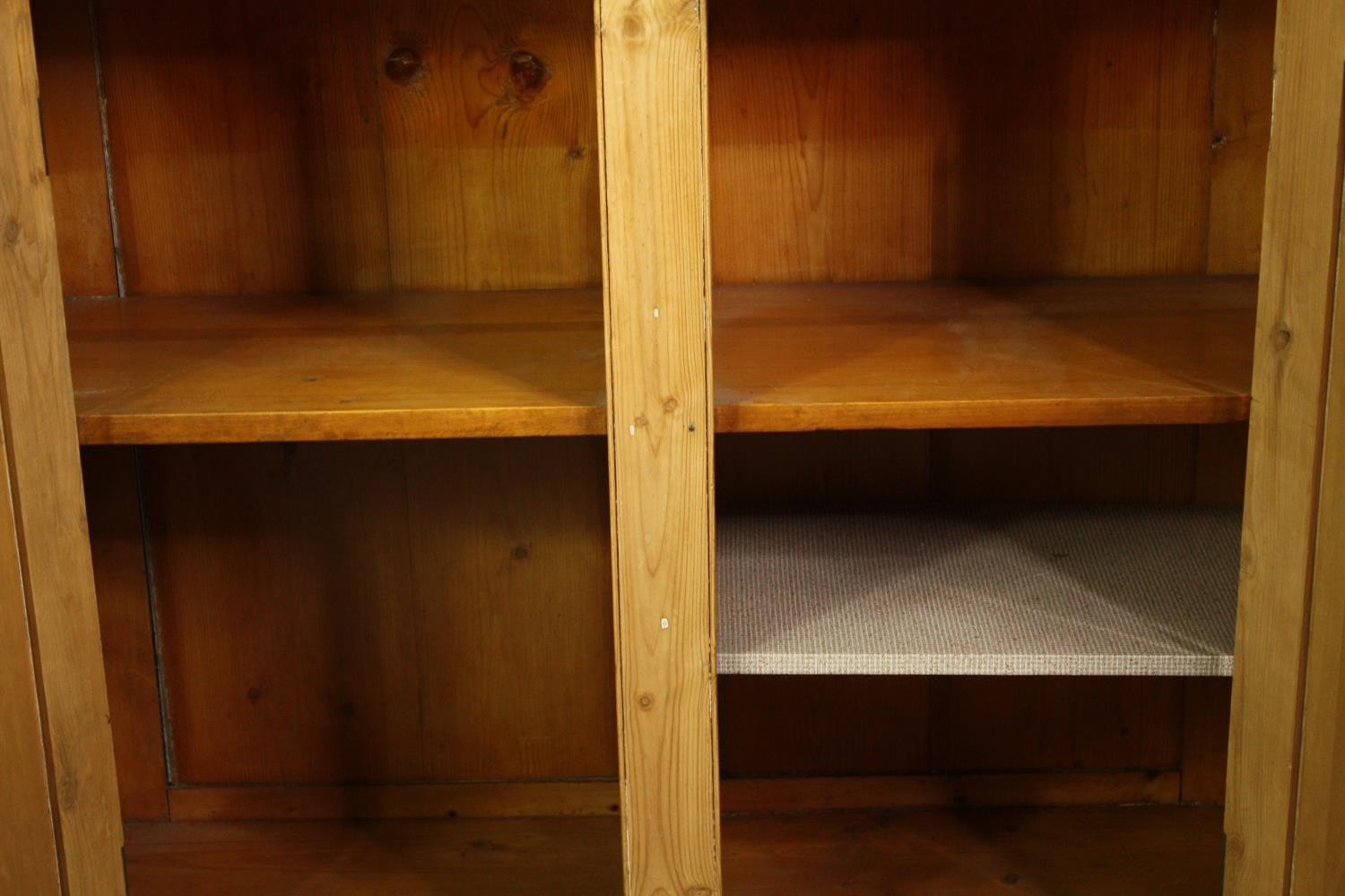 Kitchen dresser, 19th century pine with fixed upper section. H.187 W.127 D.42cm. - Image 4 of 7