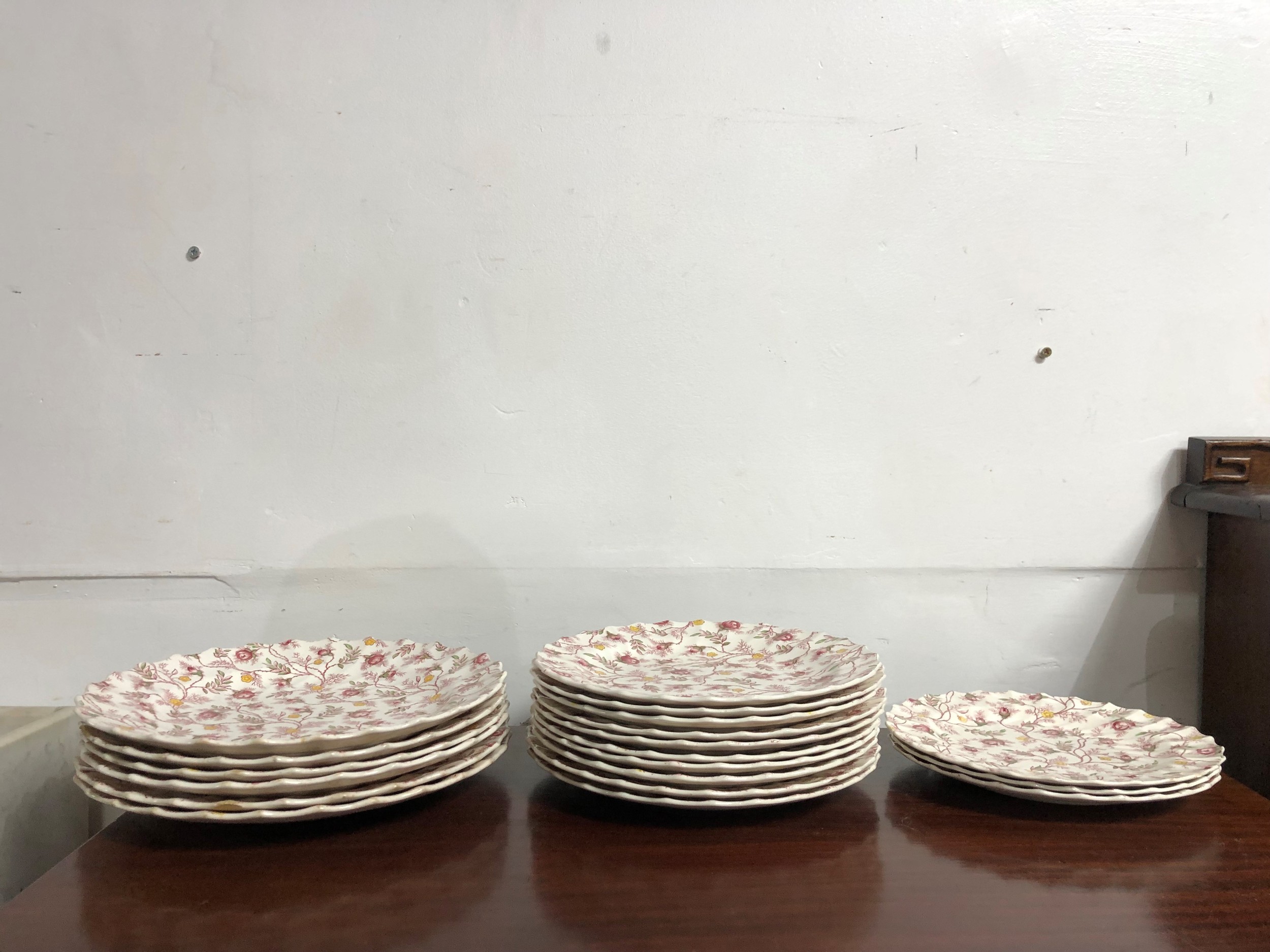 A collection of Copeland Spode Rosebud Chintz plates. Dia.26cm. (largest) - Image 2 of 7