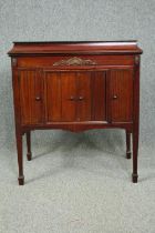 A mahogany cased Columbia Grafonola gramophone along with a collection of 78 rpm records. H.86 W.