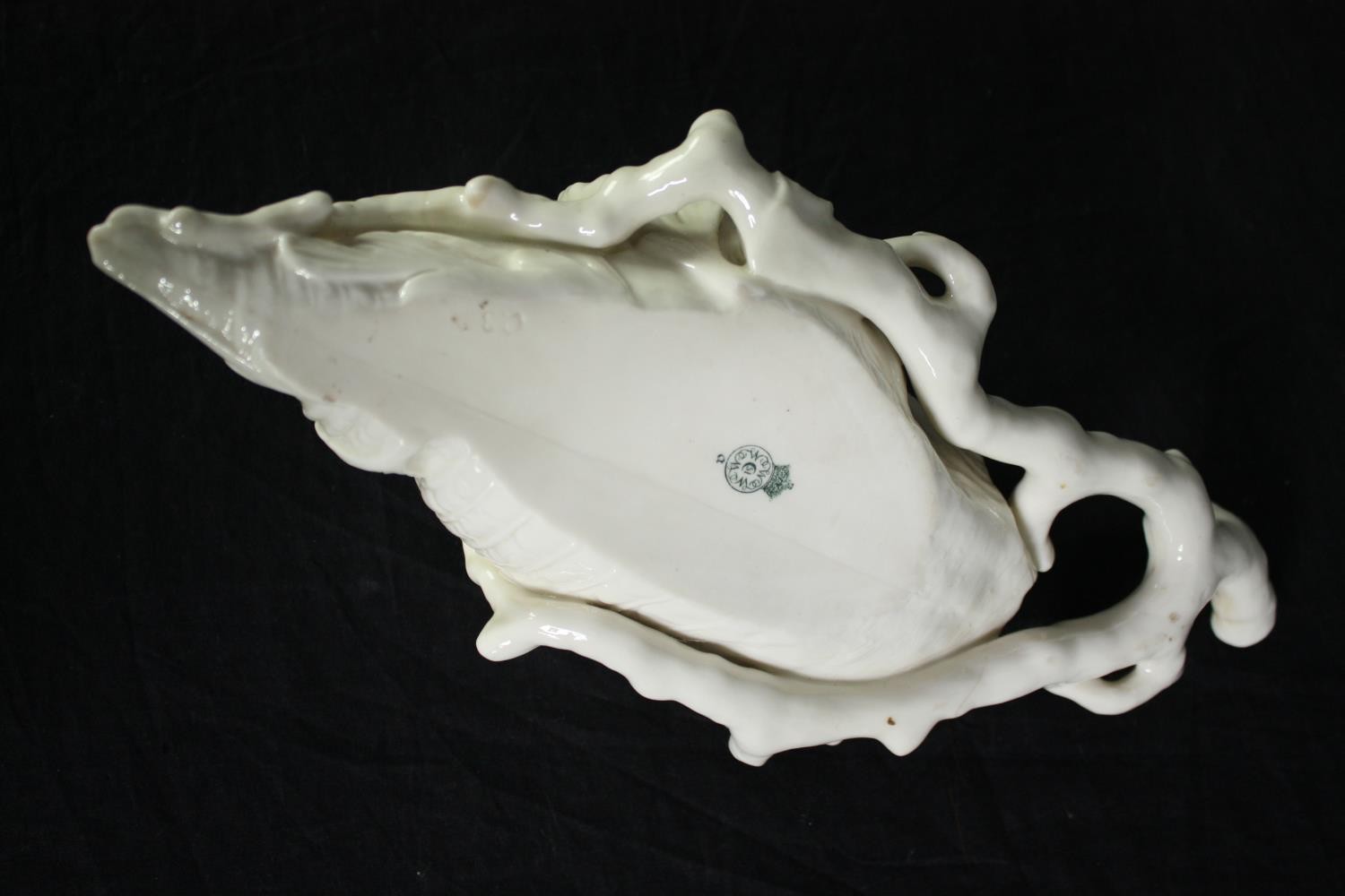 A 19th century Royal Worcester shell shaped wall pocket. L.28cm. - Image 4 of 5