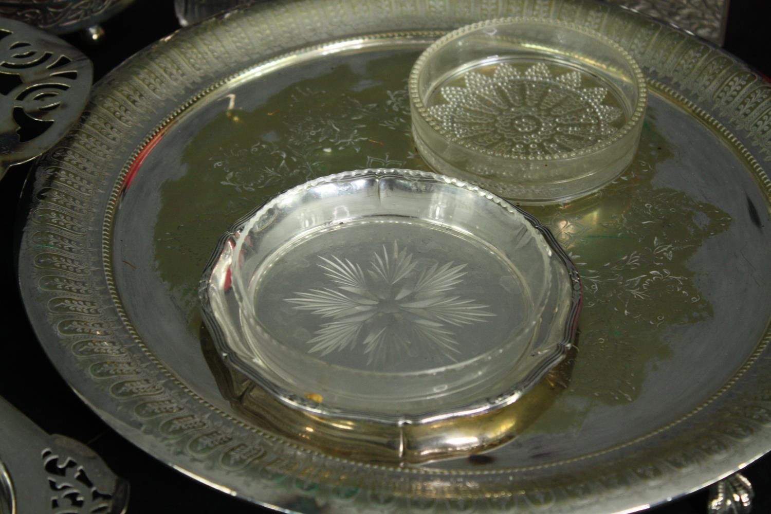 An extensive collection of mixed silver plate. H.34 W.25cm. (case) - Image 8 of 14