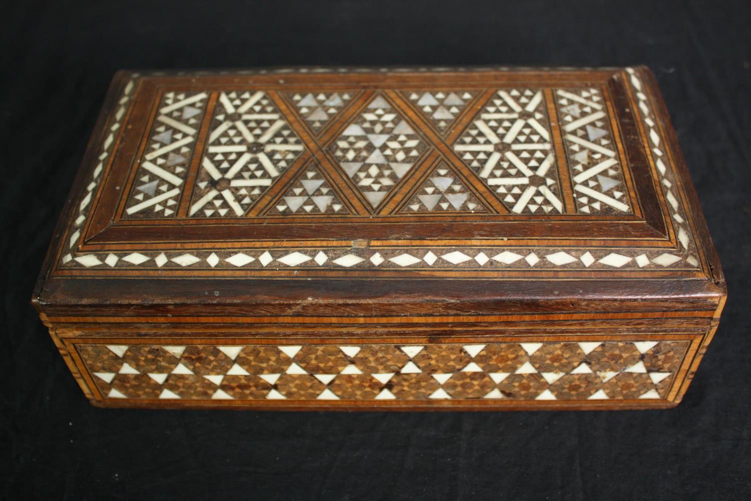 A Damascus inlaid box and a Chinese lacquered box. H.9 W.20 D.18cm. (largest) - Image 5 of 7