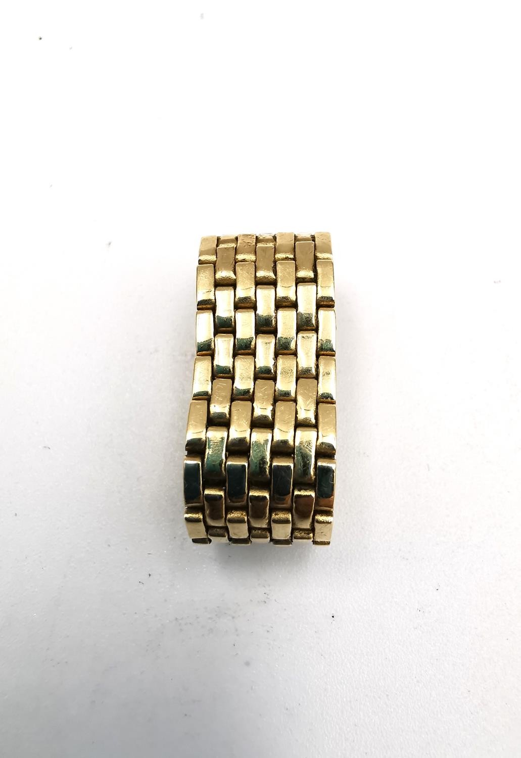 A gold plated articulated chain mail ring. Weight 6.5g. Size Q. - Image 3 of 4