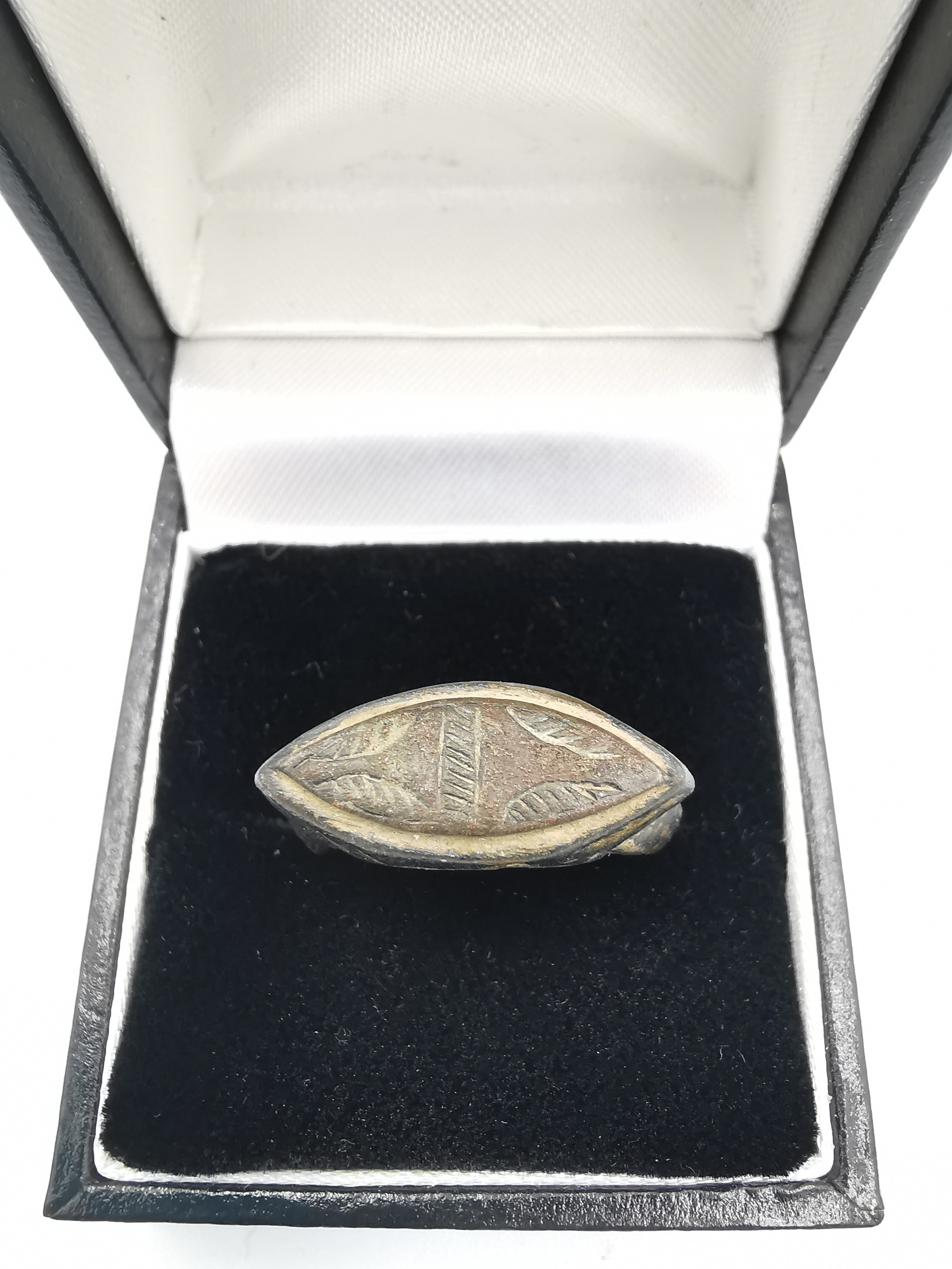 A bronze Roman ring with elliptical shape and hand etched geometric design. Ring size P. Weight 8. - Image 2 of 6