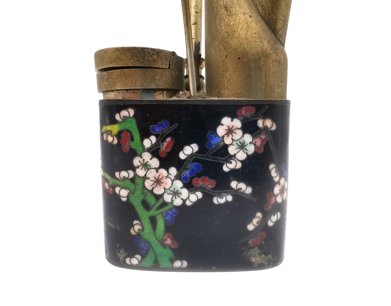 An early 20th century Chinese cloisonne enamel brass opium pipe. The enamelled body decorated with - Image 4 of 7
