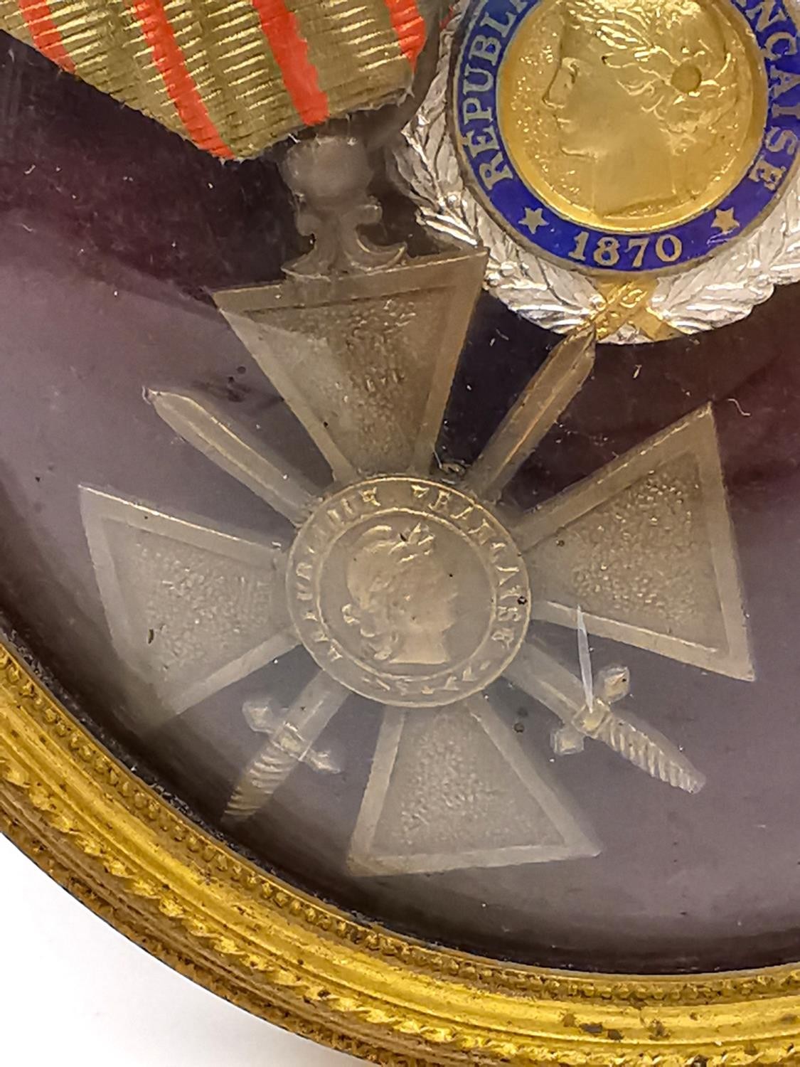 Three framed and glazed French war medals: Troisième République, Valeur et Discipline, Medal, - Image 2 of 5