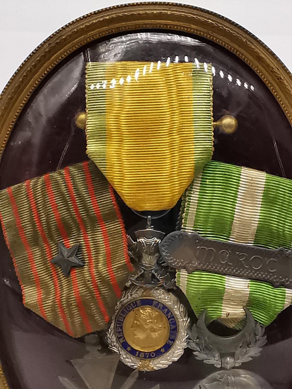 Three framed and glazed French war medals: Troisième République, Valeur et Discipline, Medal, - Image 4 of 5