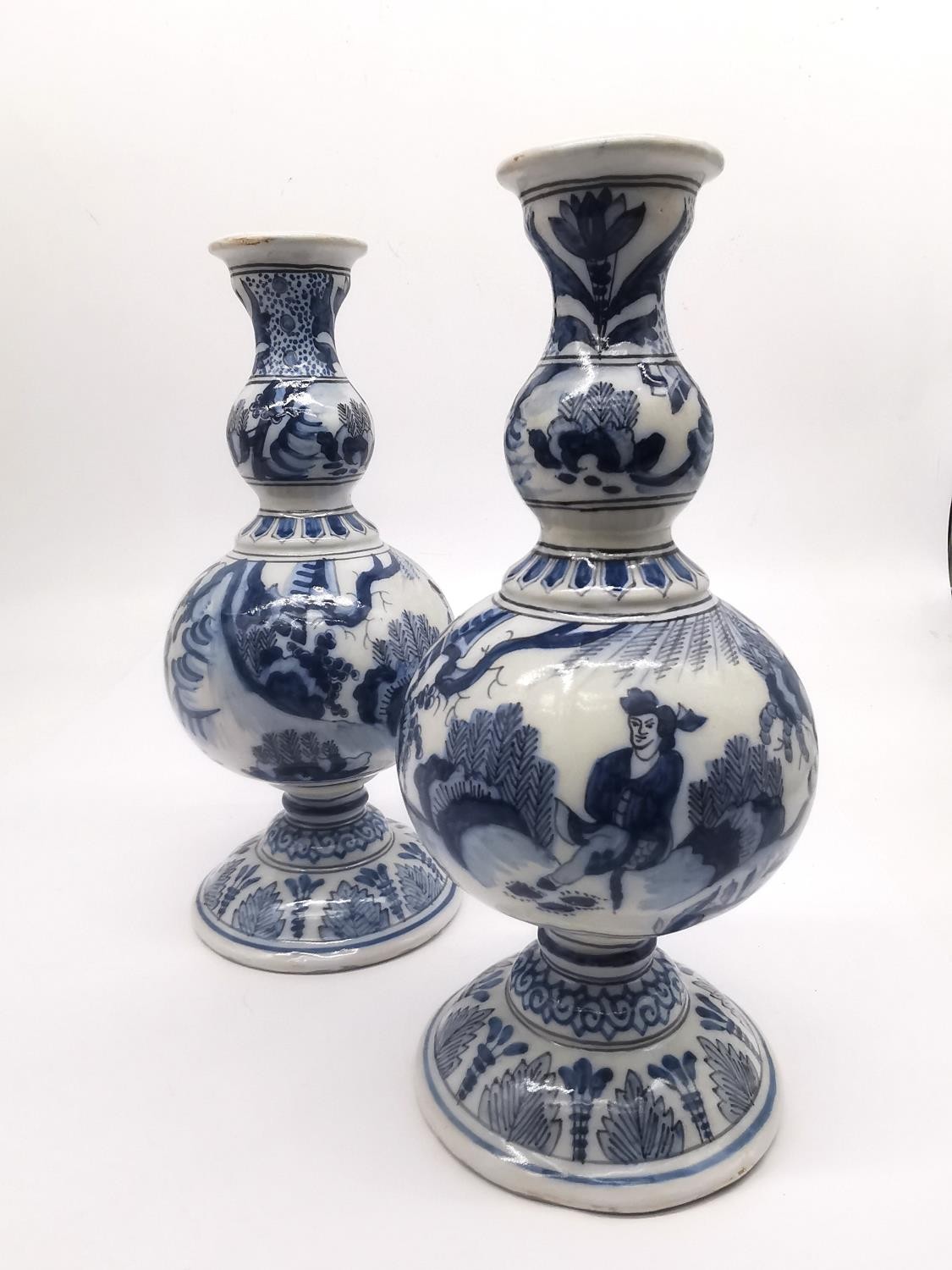 Gerrit Pietersz Kam, a pair of late 17th/early 18th century Delft double gourd blue and white - Image 9 of 11