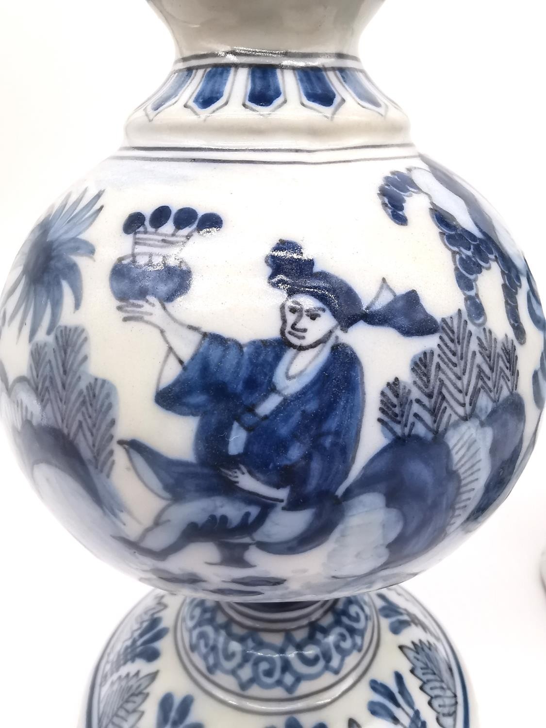 Gerrit Pietersz Kam, a pair of late 17th/early 18th century Delft double gourd blue and white - Image 6 of 11