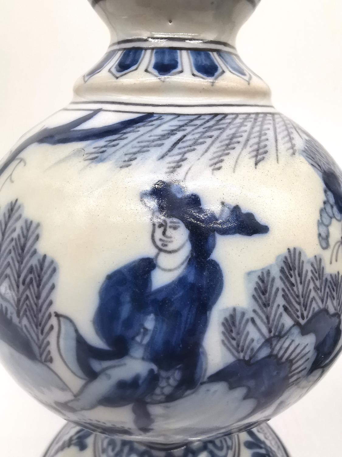 Gerrit Pietersz Kam, a pair of late 17th/early 18th century Delft double gourd blue and white - Image 4 of 11