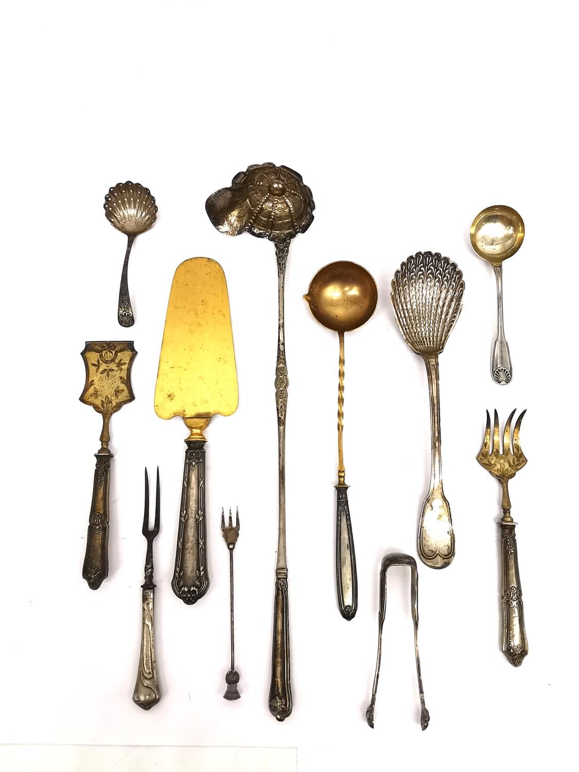 A collection of silver and silver plate, to include a silver punch ladle, a shell design caddy - Image 2 of 16