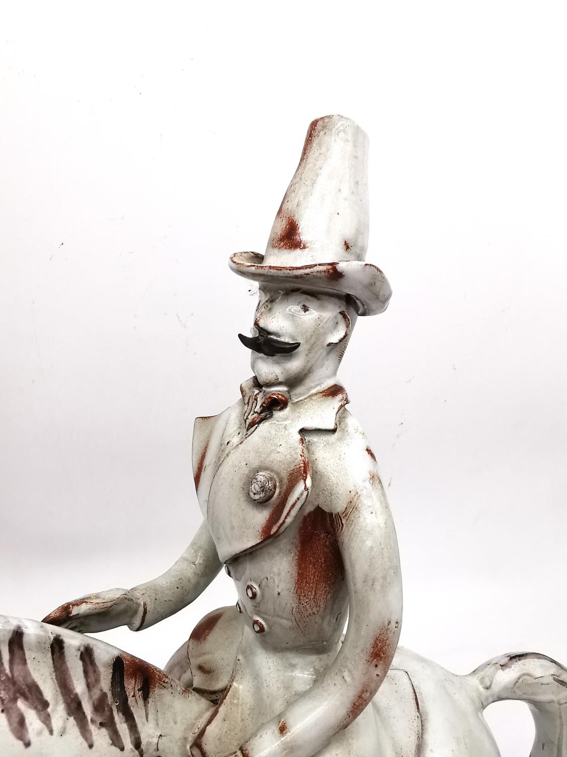Stanislas Reychan (1897 - 1994), fired earthenware and tin glaze pottery sculpture of a man in top - Bild 3 aus 7
