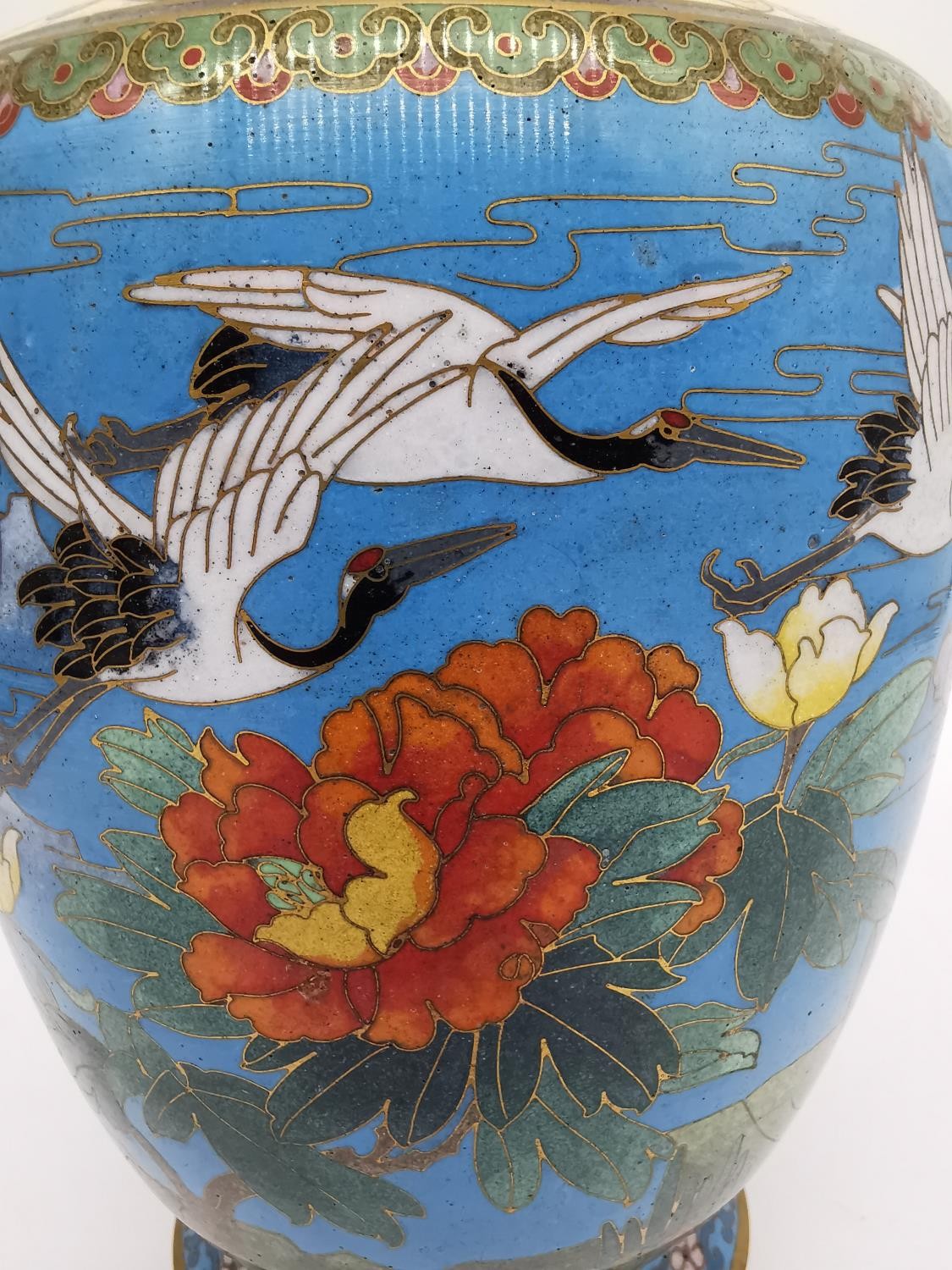 An early 20th century Chinese cloisonné enamel gilt bronze vase with crane, peony and cherry blossom - Image 4 of 9