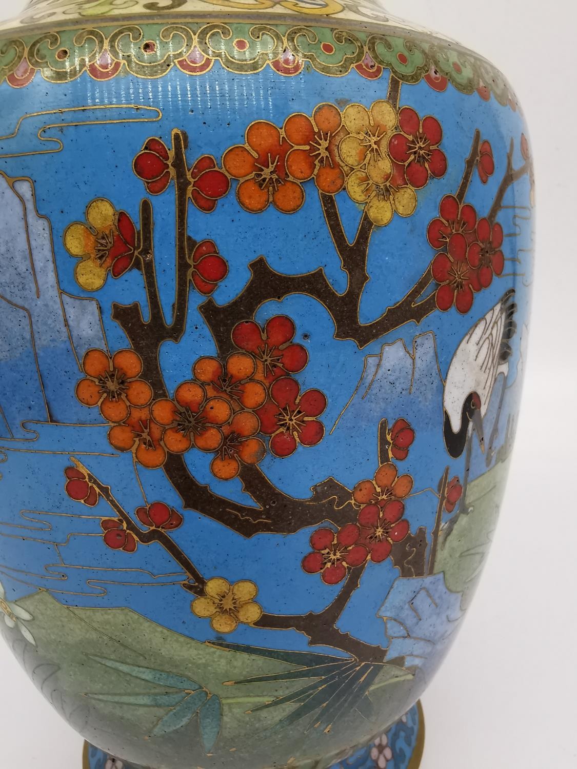 An early 20th century Chinese cloisonné enamel gilt bronze vase with crane, peony and cherry blossom - Image 5 of 9