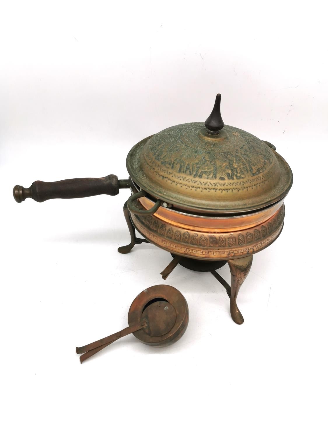A pair of early 20th century Iranian Nader copper cooking pots with burners with figural design. - Image 5 of 6