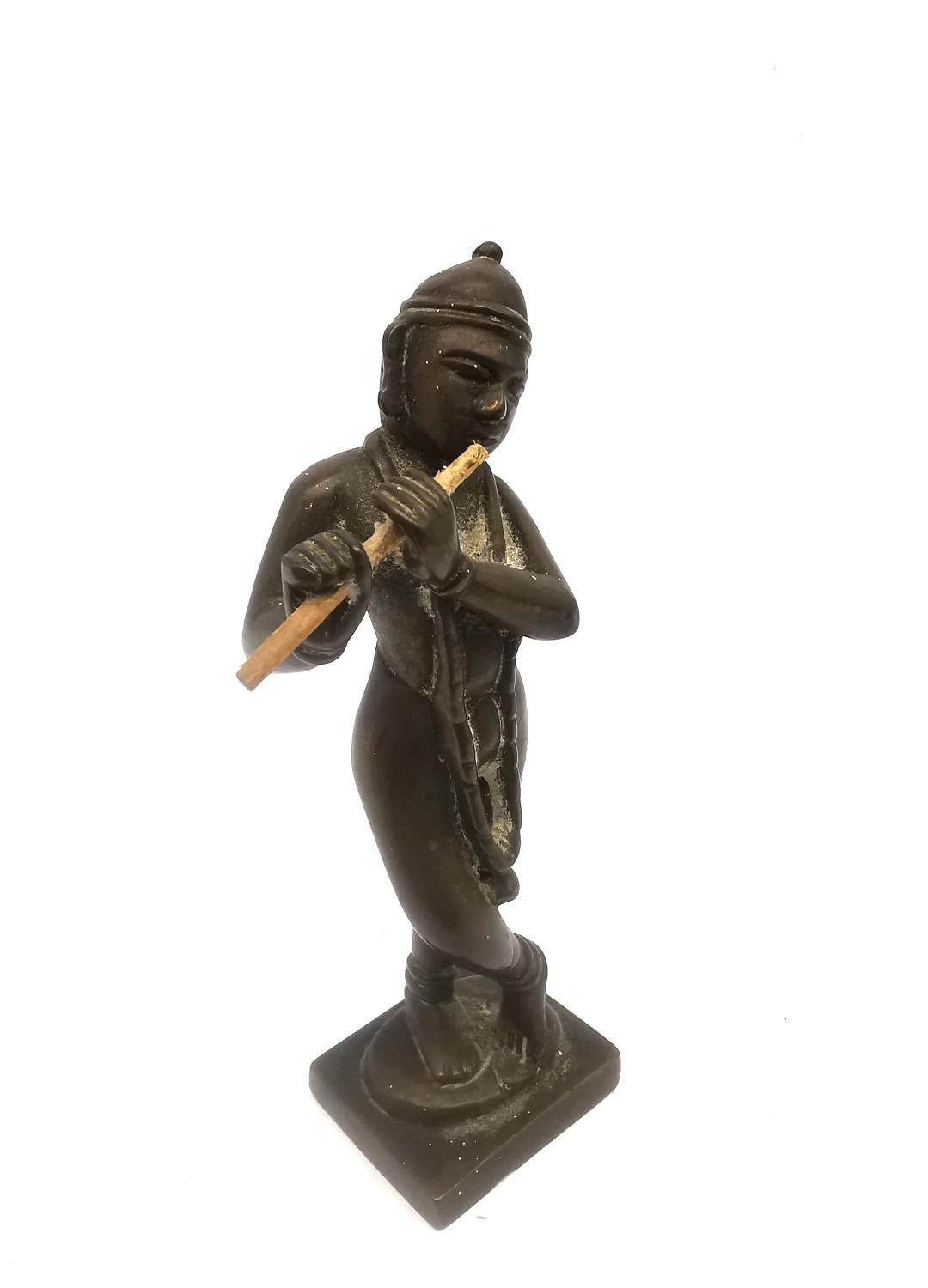 A 19th century Indian bronze figure of Krishna in Tri-bhang stance and playing the flute. H.12.5cm. - Image 6 of 8