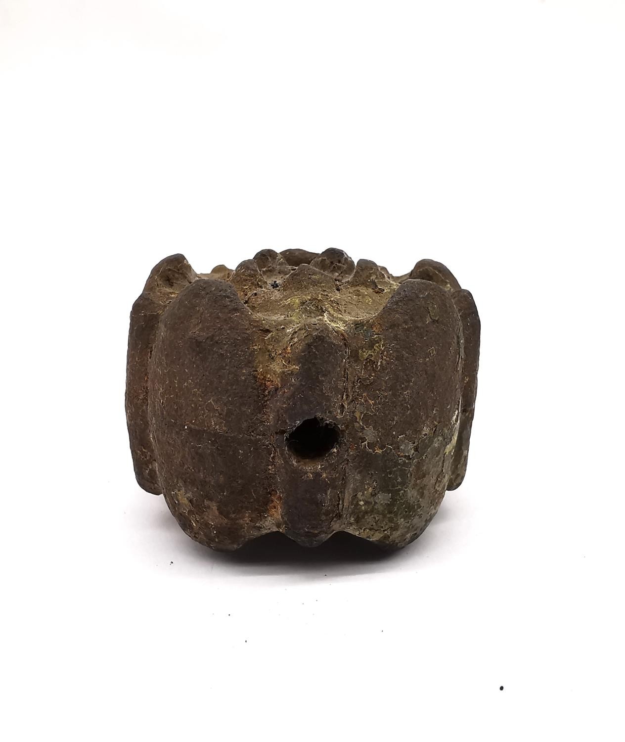 A 19th century heavy wrought iron Tudor rose weight, possibly for a clock pendulum or pivot head, - Image 6 of 12