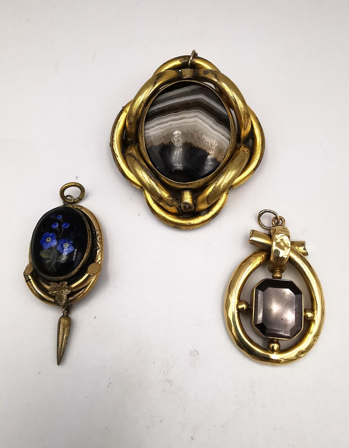 A collection of Victorian rolled gold jewellery, including a rolled gold swivel brooch/pendant, - Image 8 of 8
