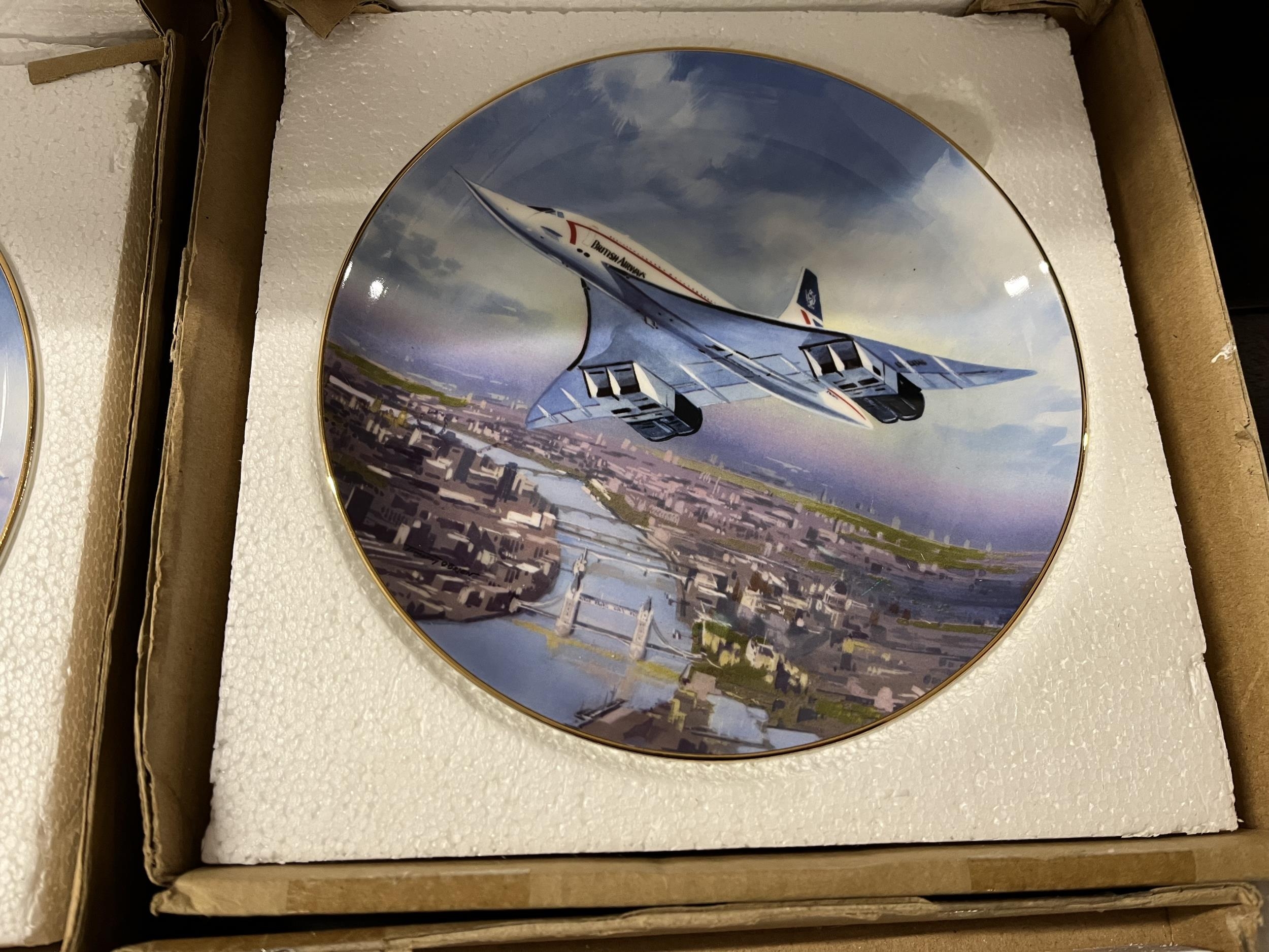 A set of four boxed commemorative Concorde plates by Tim O'Brien. Dia.20cm. - Image 2 of 9