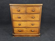 Chest of drawers, Victorian mahogany. H.118 W.108 D.43cm.