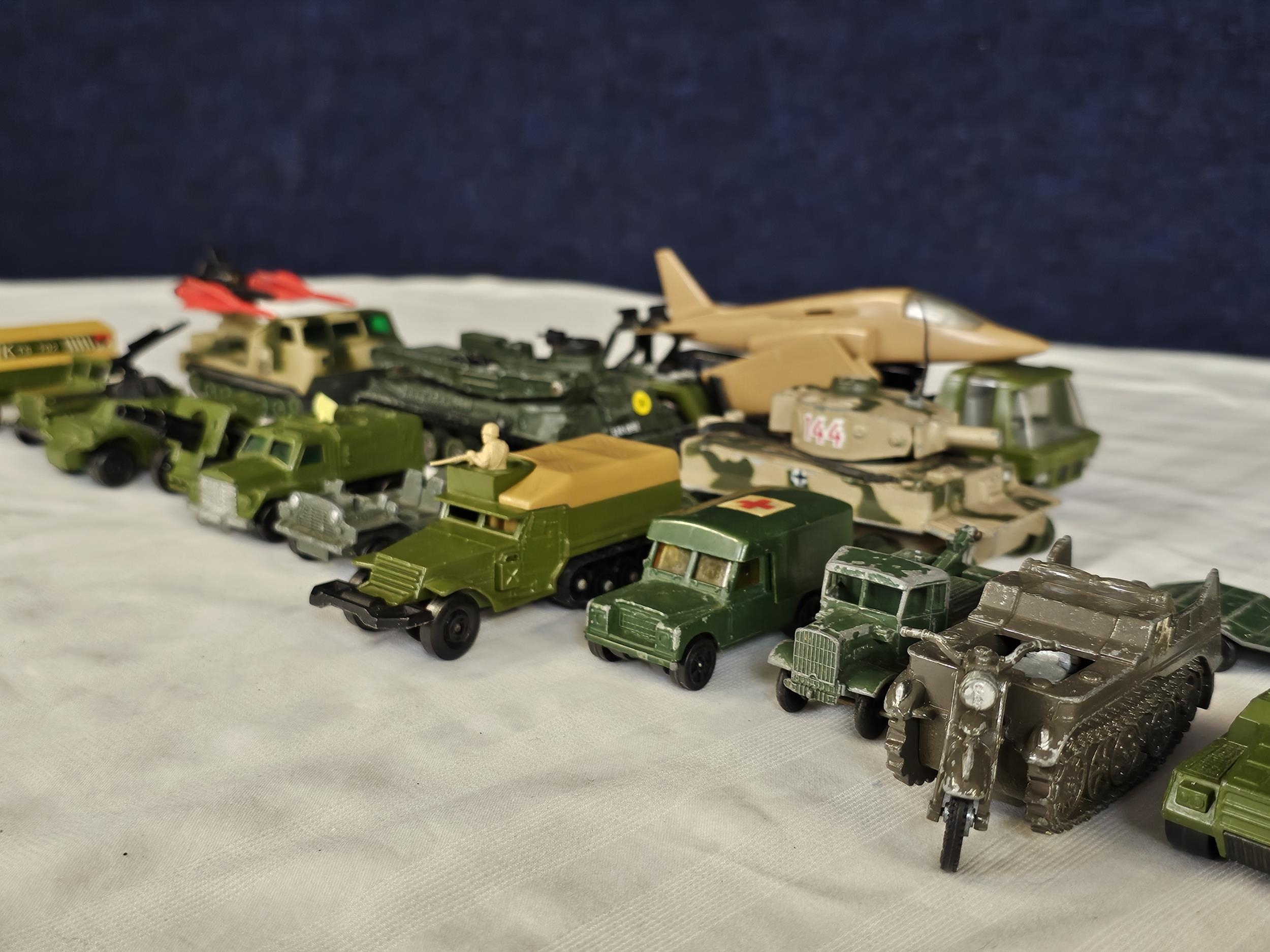 A good collection of die-cast military vehicles. - Image 2 of 8