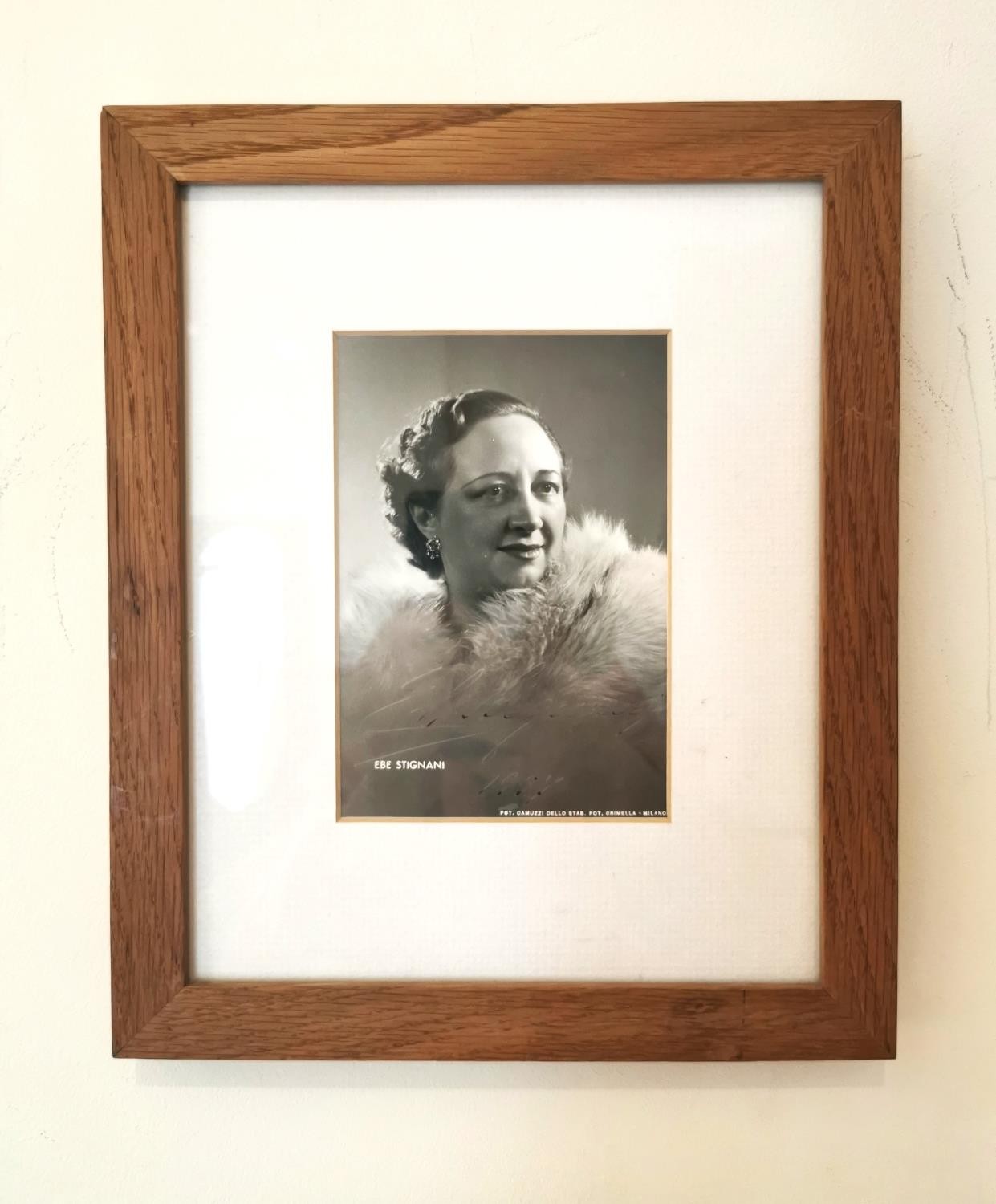 Four framed and glazed signed vintage photographs of famous actors, John Calvert, Ebe Stignani, Gino - Image 4 of 13
