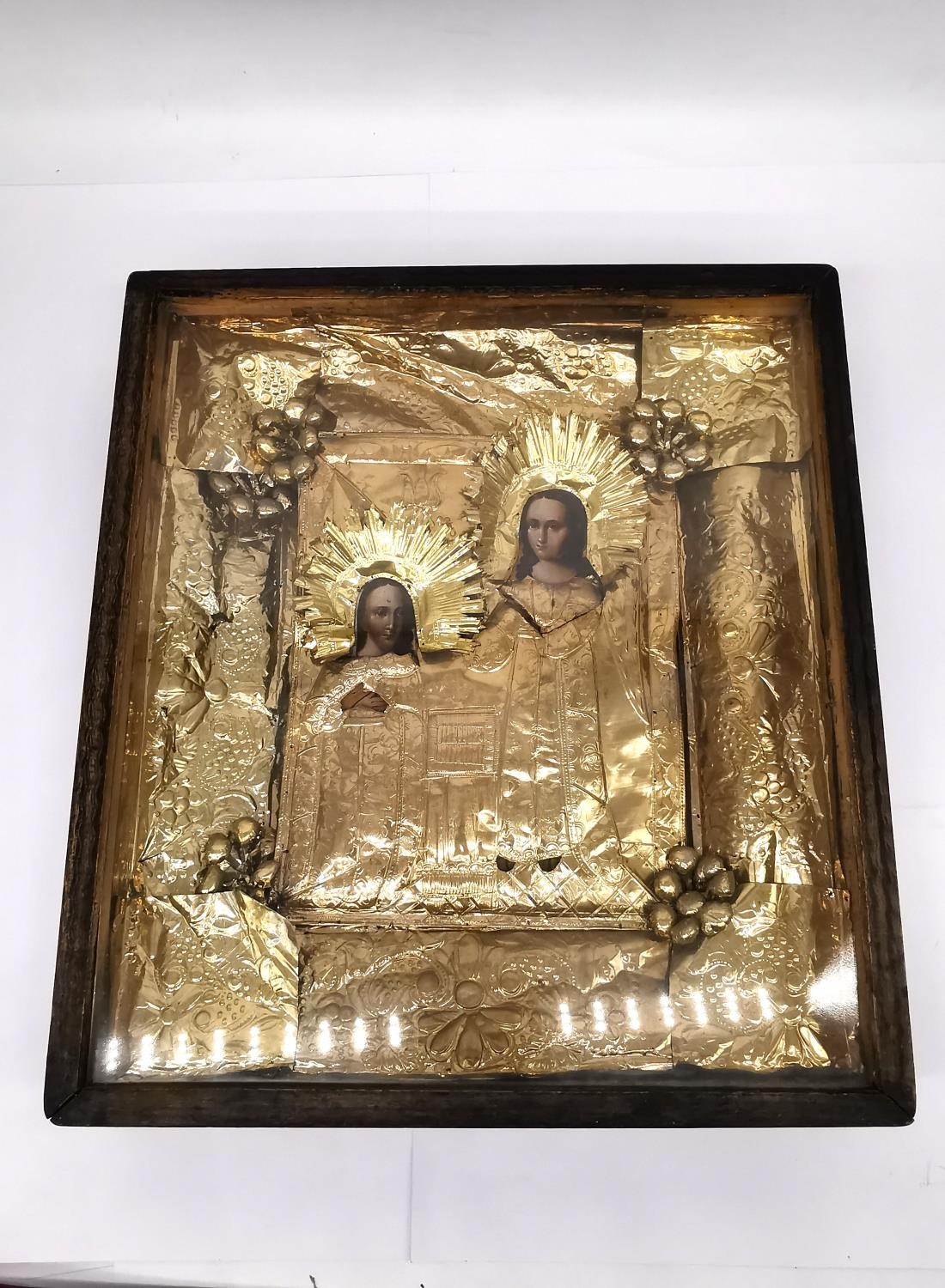 A large 18th/19th century Continental religious icon with Gold metal highly detailed oclad around - Image 3 of 18