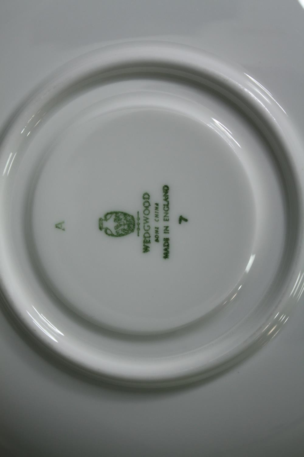 A contemporary Wedgwood dinner service for six settings. Dia.27cm. (largest). - Image 9 of 9