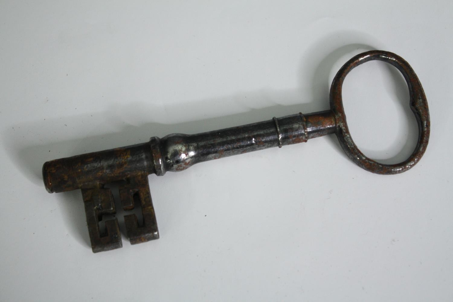 An old door lock and key. Possibly 18th century or older. H.15 W.25cm. (largest). - Image 4 of 5