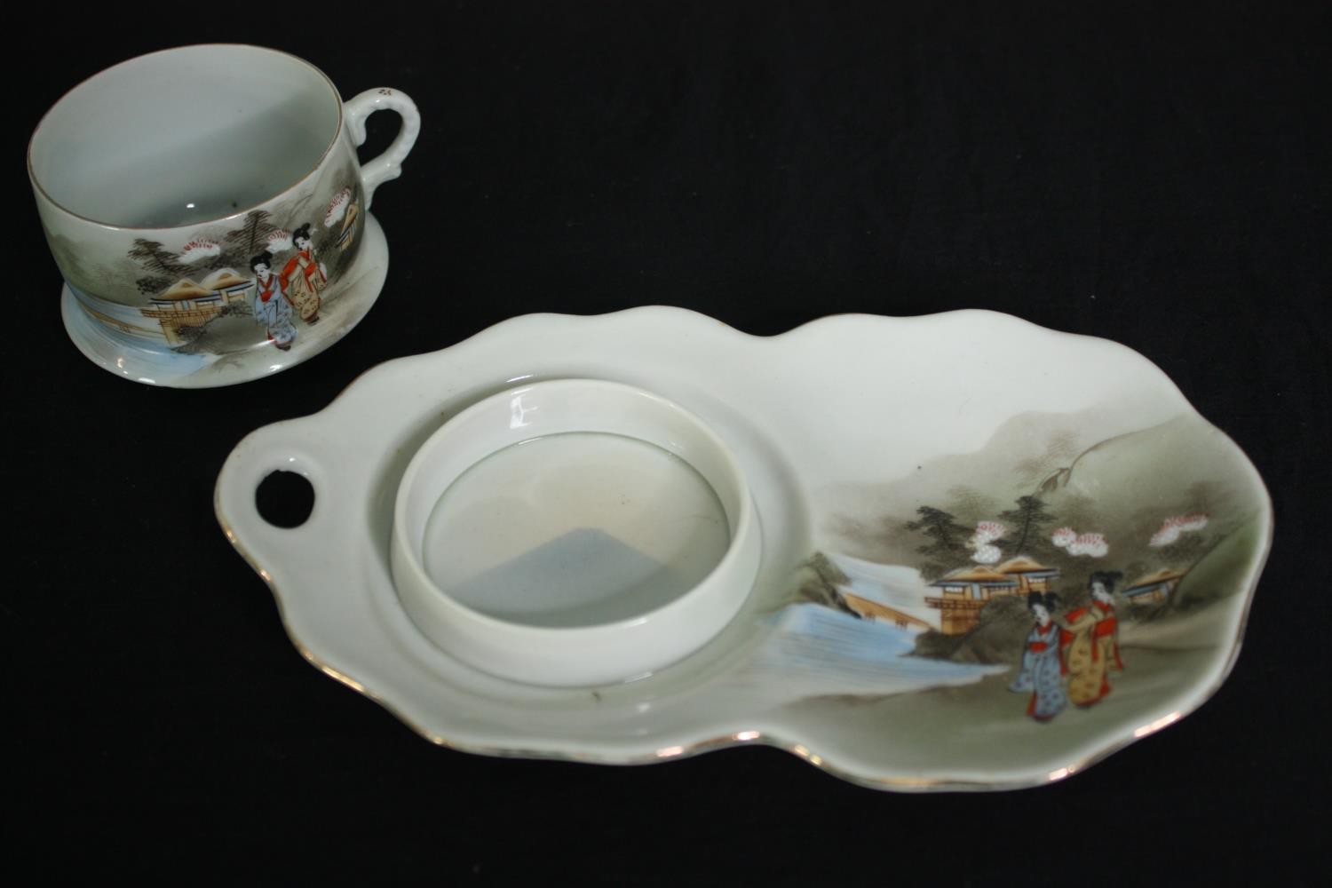 A vintage hand decorated Japanese tea service. L.22cm. (largest) - Image 7 of 8