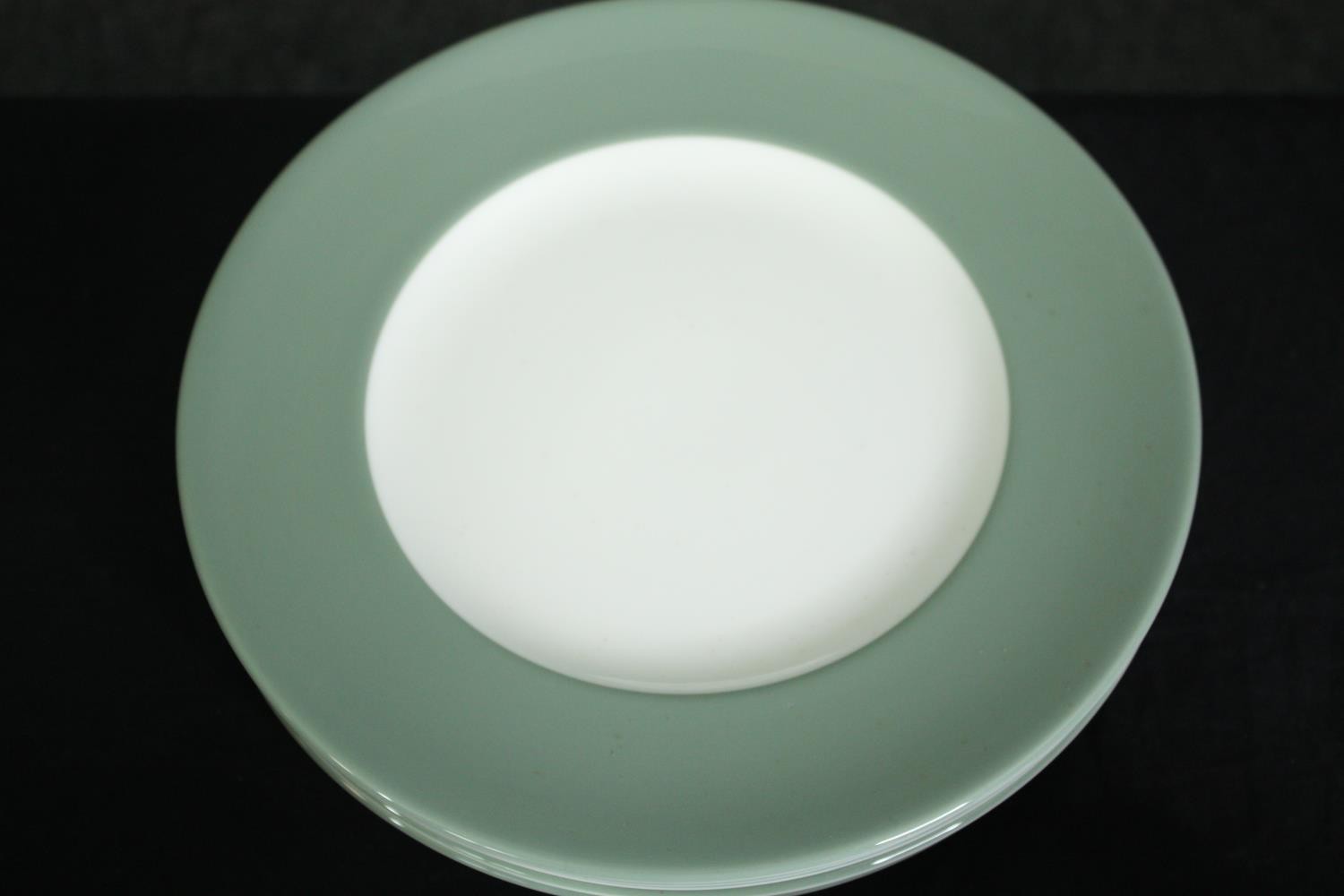 A contemporary Wedgwood dinner service for six settings. Dia.27cm. (largest). - Image 3 of 9