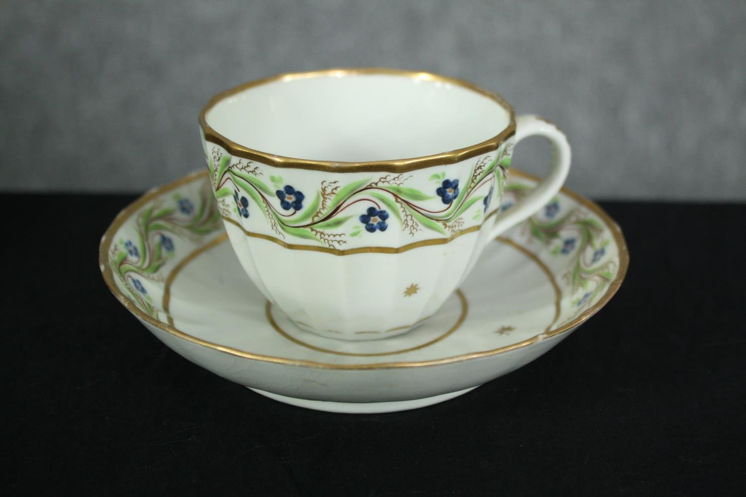 Tea service, Coalport, C.1800, hand painted to include six cups and saucers, two bowls and a cream - Image 2 of 7