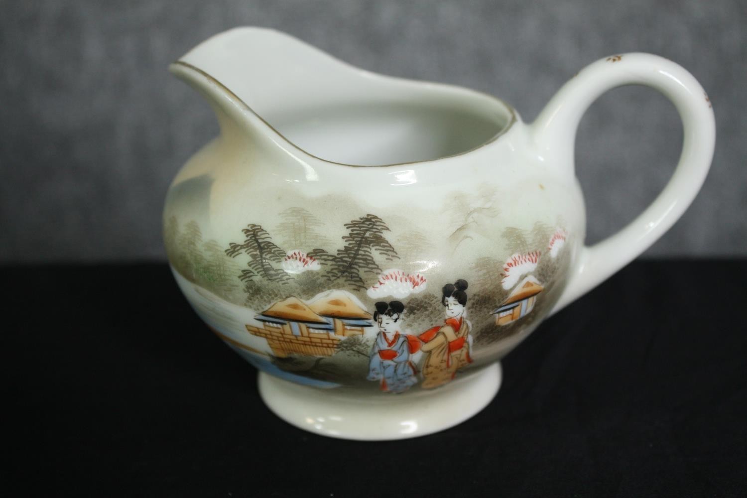 A vintage hand decorated Japanese tea service. L.22cm. (largest) - Image 2 of 8