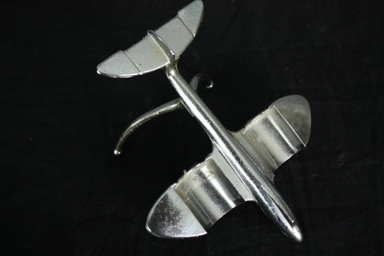 A vintage aluminium model aeroplane along with other metalware and silver plate. L.17cm. (largest) - Image 3 of 11