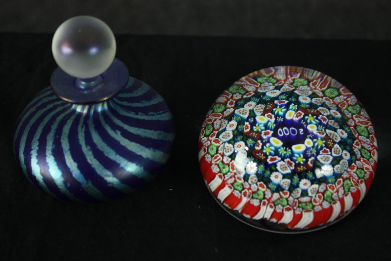 An Italian art glass decanter, a blue glass glug decanter and other art glass items. H.29cm. ( - Image 5 of 8