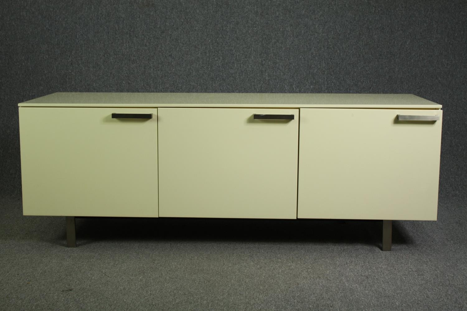 Sideboard, contemporary composite laminate. H.55 W.180 D.63cm. - Image 2 of 9